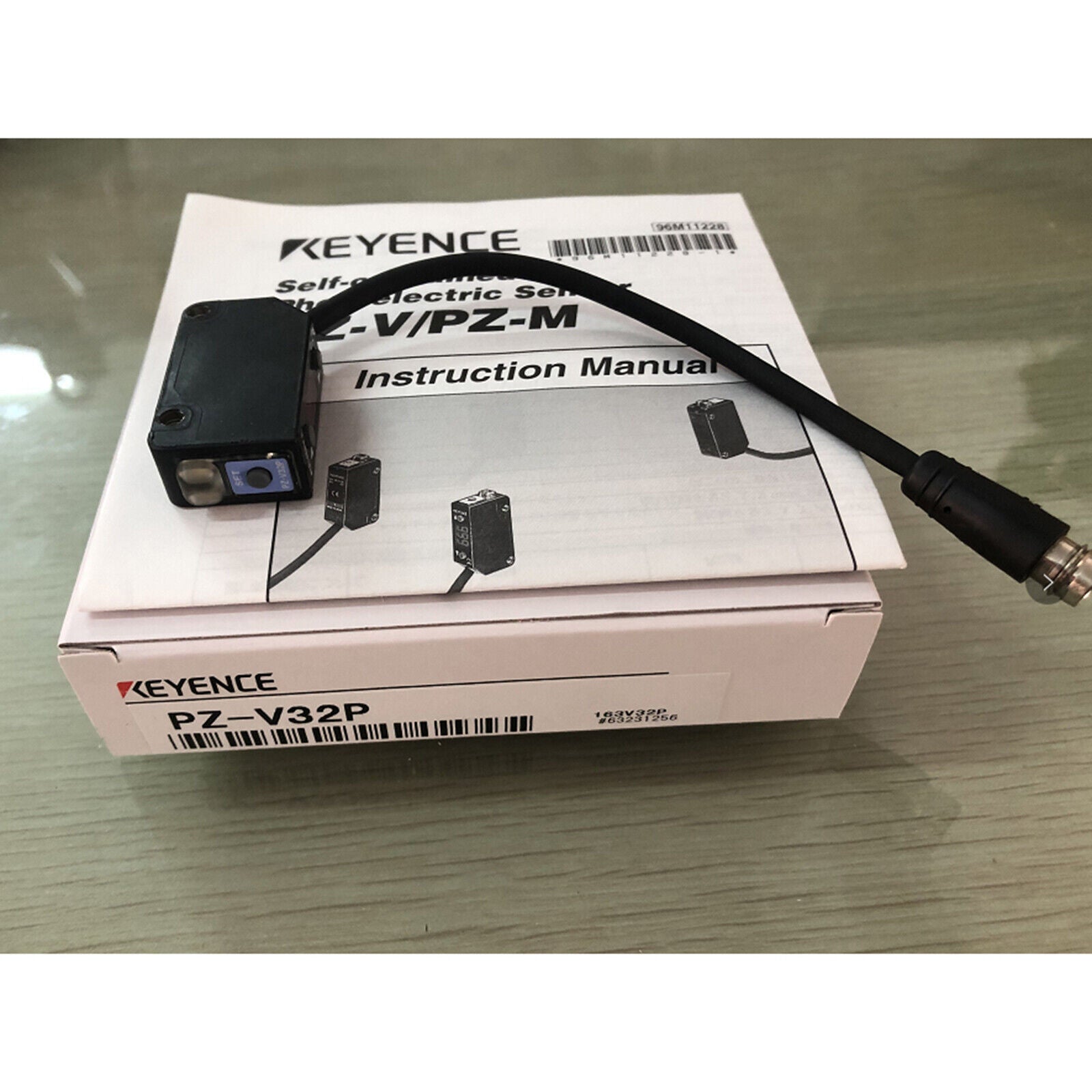 Keyence PZ-V32P Photoelectric Sensor - KEYENCE