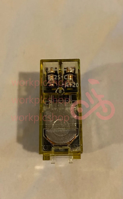 10PCS/BOX IDEC RJ2S-CL-A120 / RJ2SCLA120 Old Stock