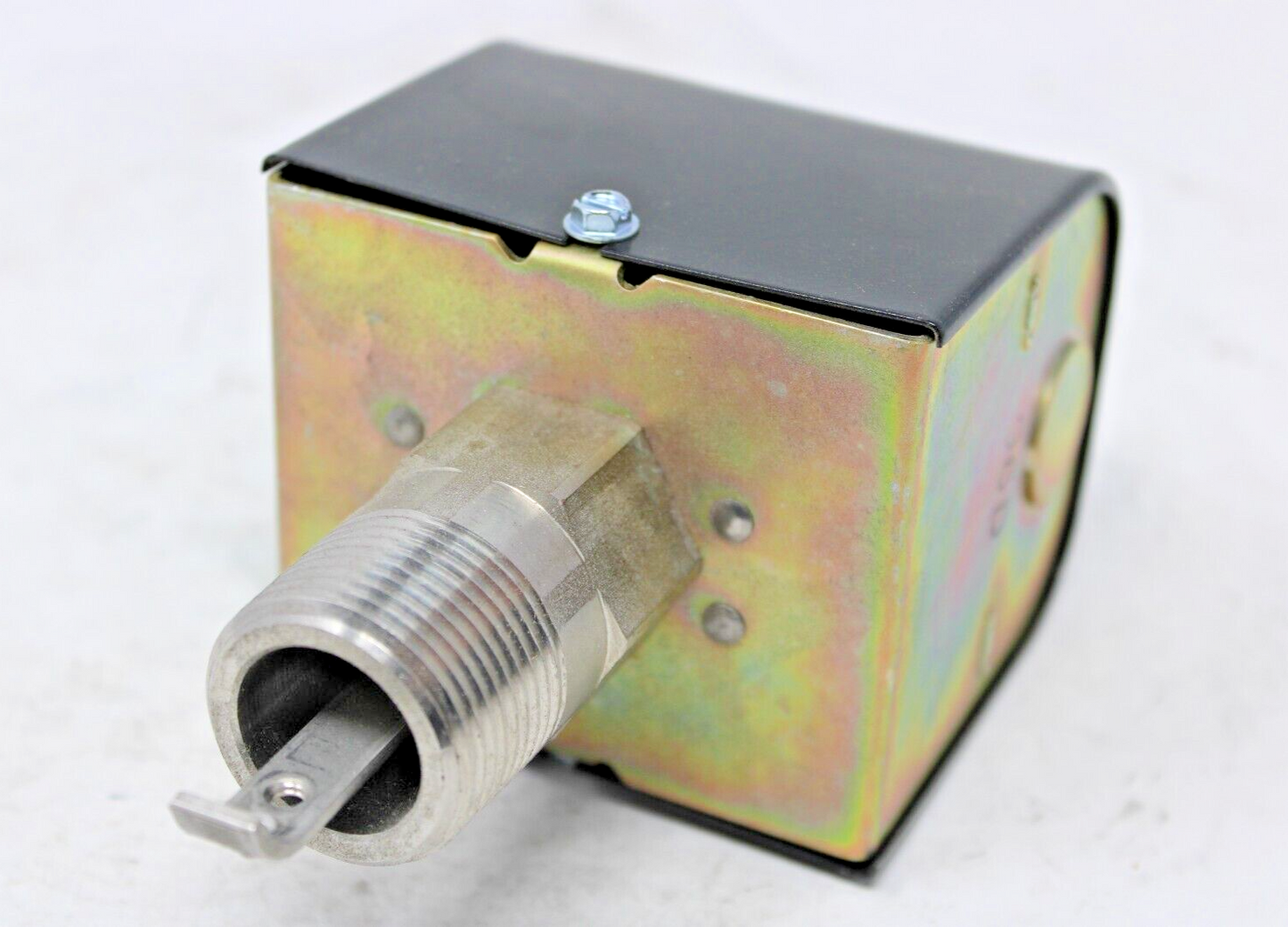 new McDonnell & Miller FS4-3S Flow Switch - MCDONNELL & MILLER