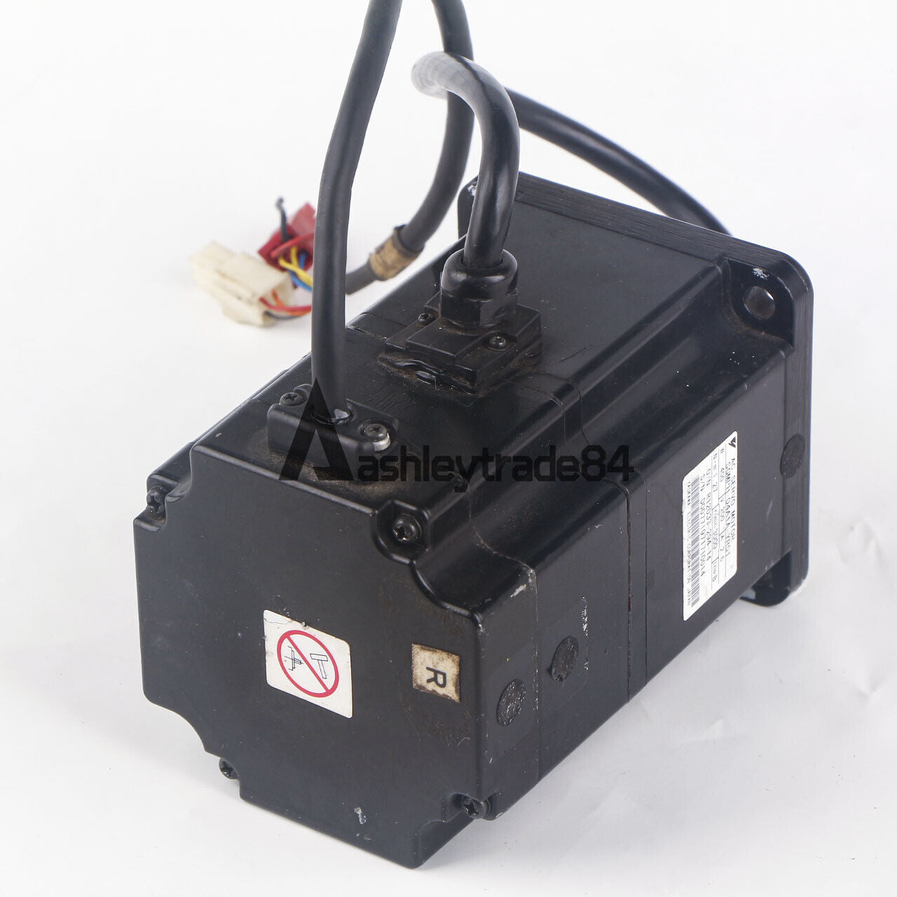 used 1PCS Yaskawa servo motor SGMPH-04A1A-YR51 SGMPH04A1AYR51