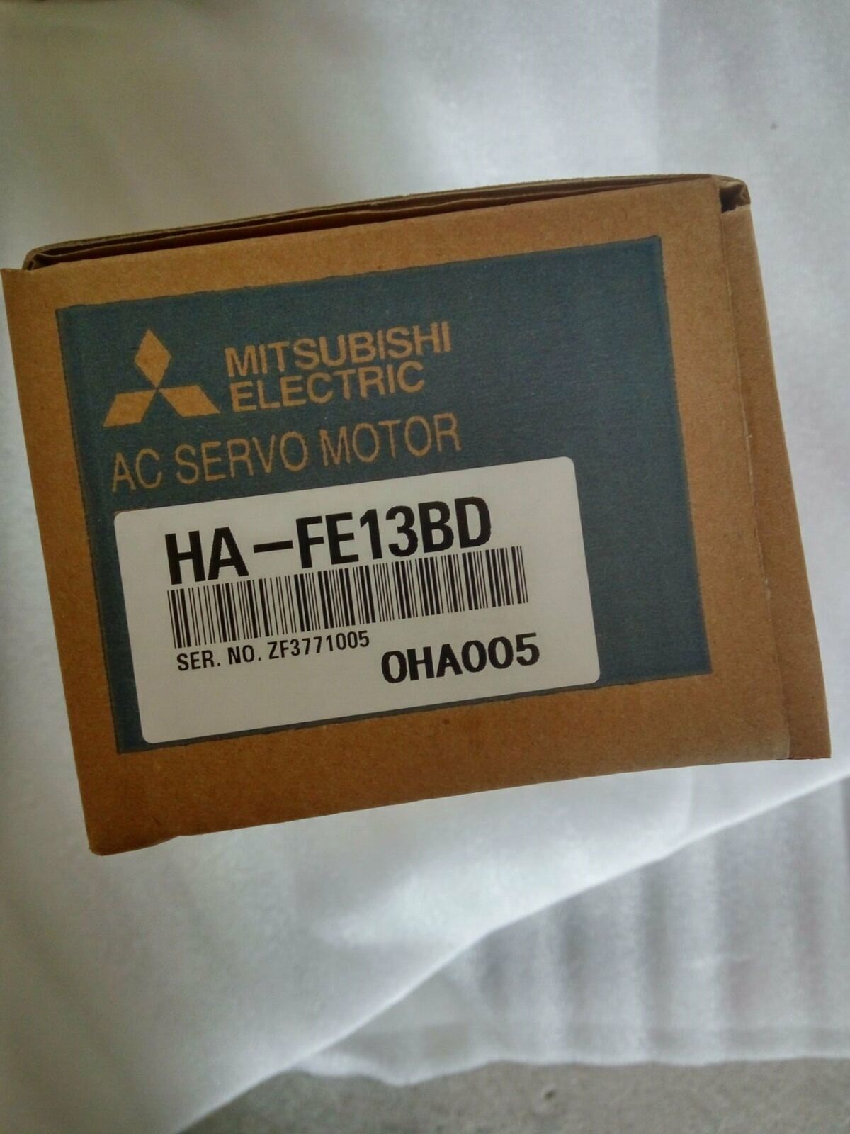 HA-FE13BD Mitsubishi servo motor 1PC in box AC motor HA-FE13BD - MITSUBISHI
