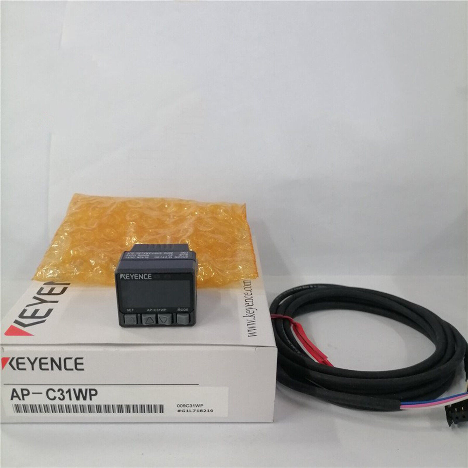 new 1PC   KEYENCE Digital pressure sensor AP-C31WP