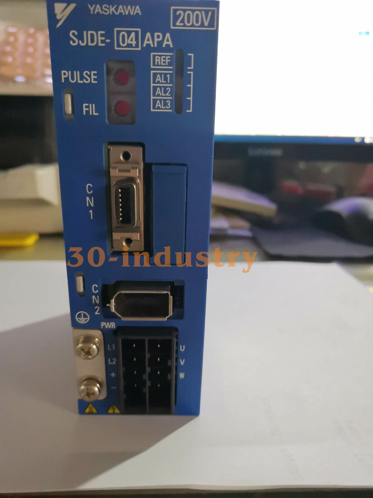 Yaskawa Servo Drive SJDE-04APA-OY 200V for Industrial Use - YASKAWA