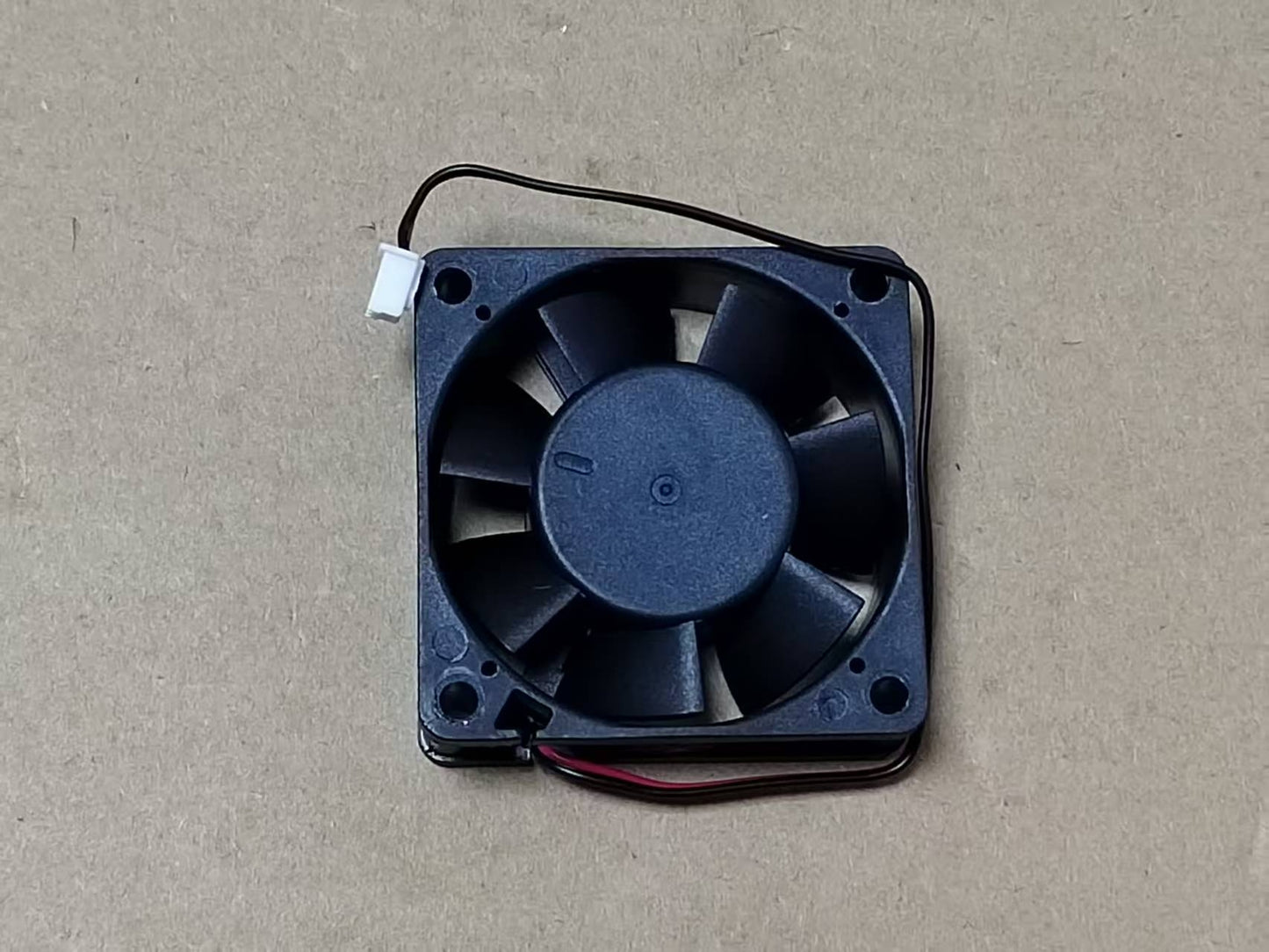 new YOUNGLIN 6020 DFS602012H DC12V 2.0W 2-wire 6CM silent cooling fan