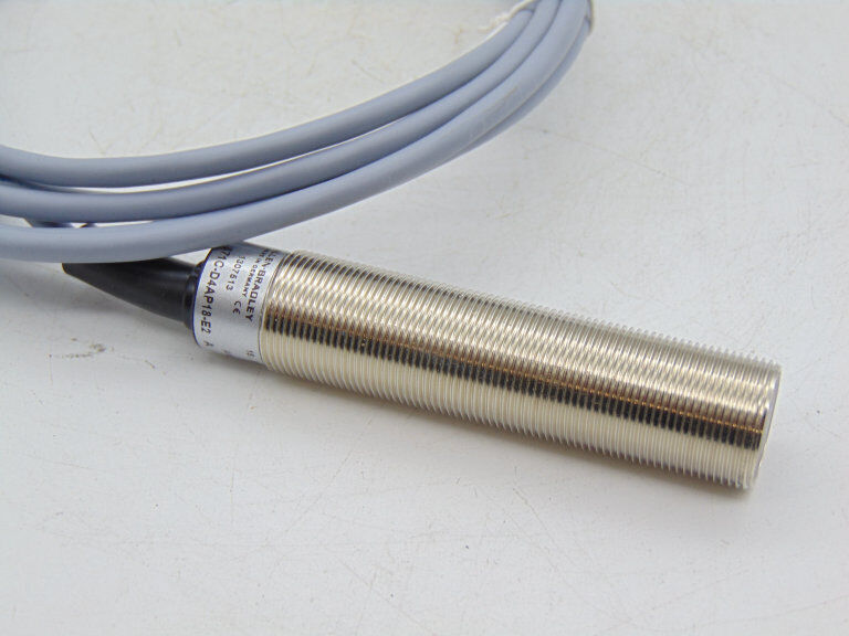 ALLEN BRADLEY 871C-D4AP18-E2 Sensor - ALLEN BRADLEY