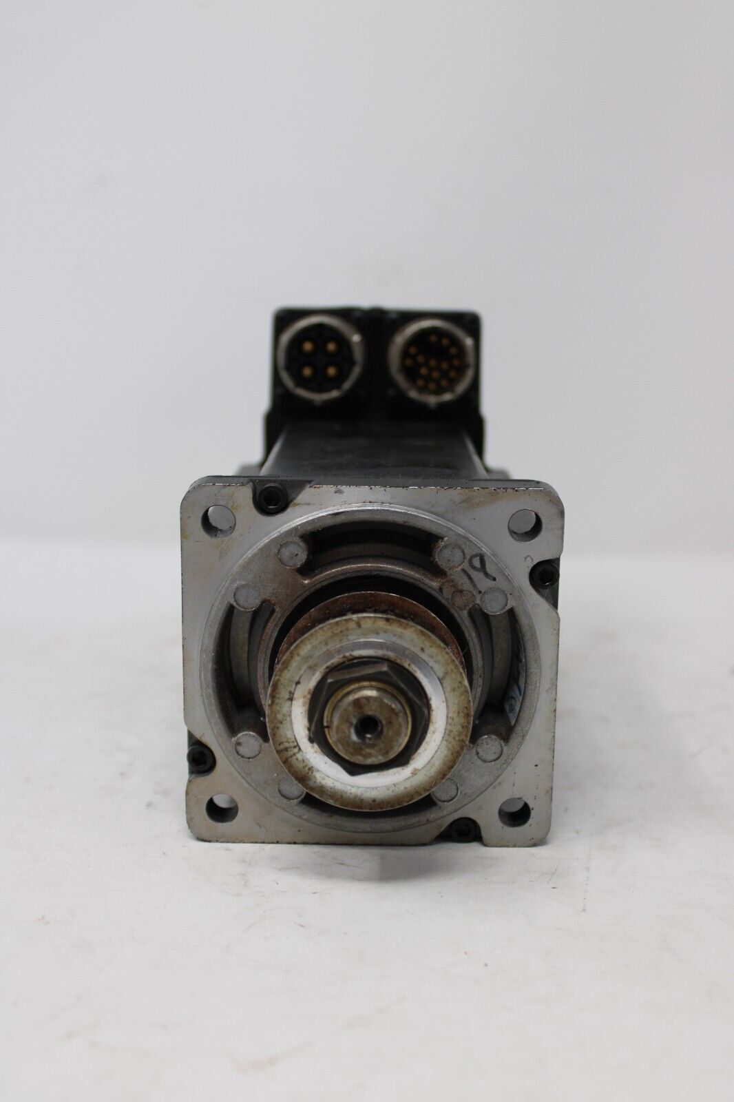 used Allen Bradley MPL-A330P-HK22AA Servo Motor - ALLEN BRADLEY