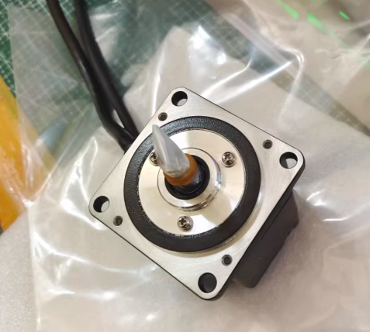 YASKAWA SGMP-01U312S AC Servo Motor - YASKAWA