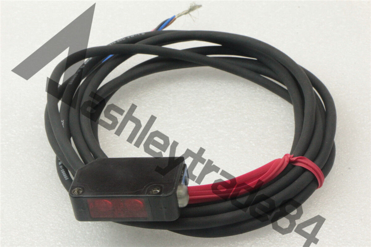 1Pc  Keyence Photoelectric Sensor PZ-V11P