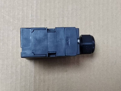 new SCHMERSAL safety switch lock AZM170-02ZK 24AC/DC