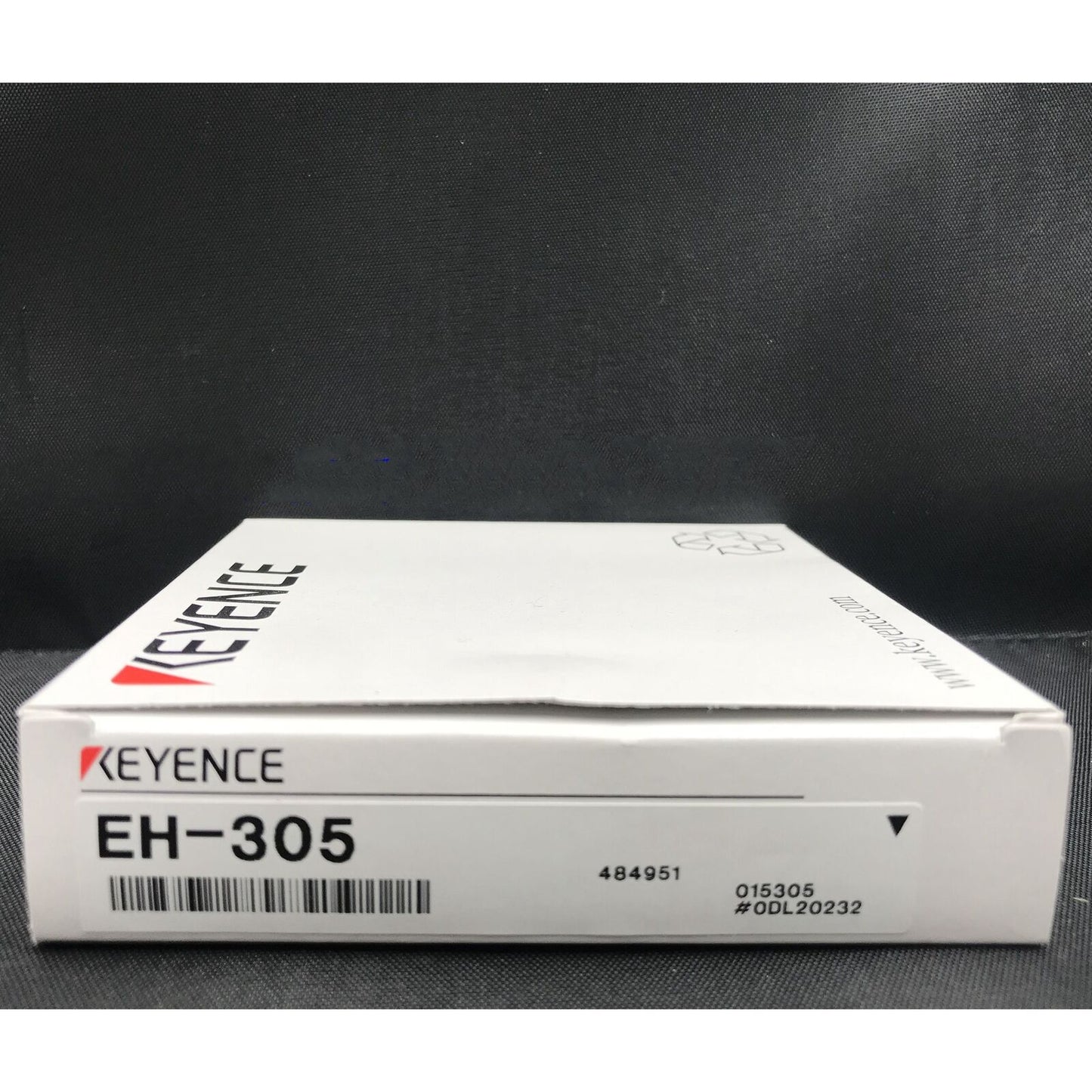 new ONE KEYENCE EH-305 proximity sensor in box shipp - KEYENCE