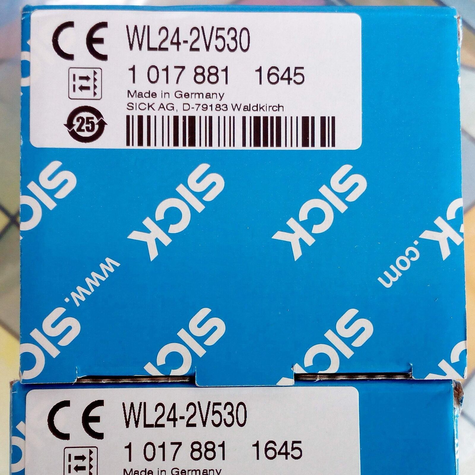 ONE SICK Photoelectric Sensors WL24-2V530 - SICK