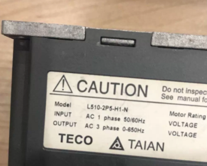 new  Teco L510-2P5-H1-N 1 Input 220V Output 3 Ph 0-240V 2.6A 0.4KW 0.5HP Inverter Teco