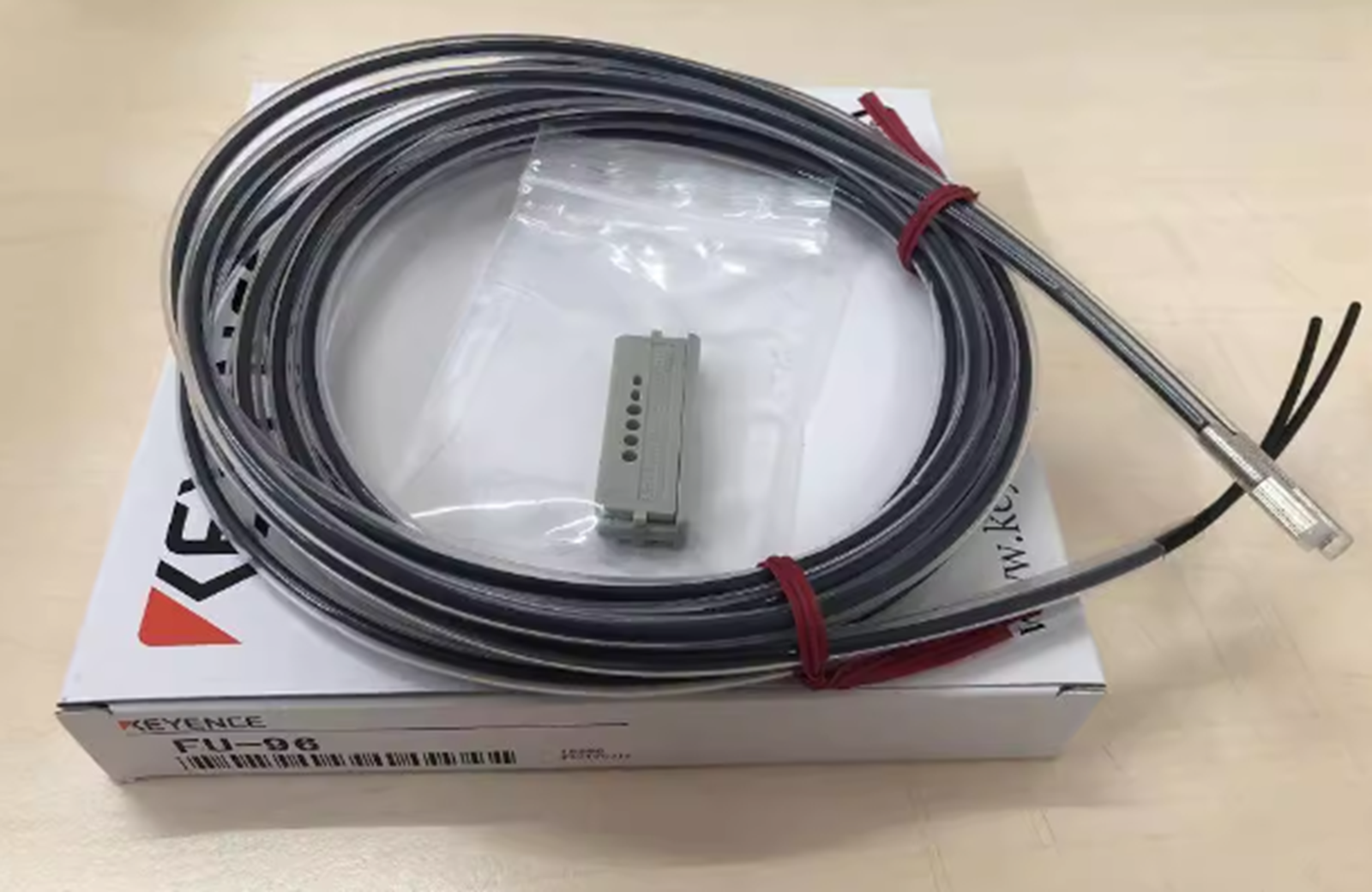 KEYENCE FU-96 Fiber Optic Sensor - KEYENCE