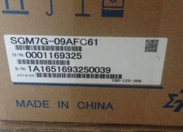 1PC YASKAWA AC SERVO MOTOR SGM7G-09AFC61