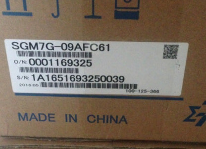 1PC YASKAWA AC SERVO MOTOR SGM7G-09AFC61