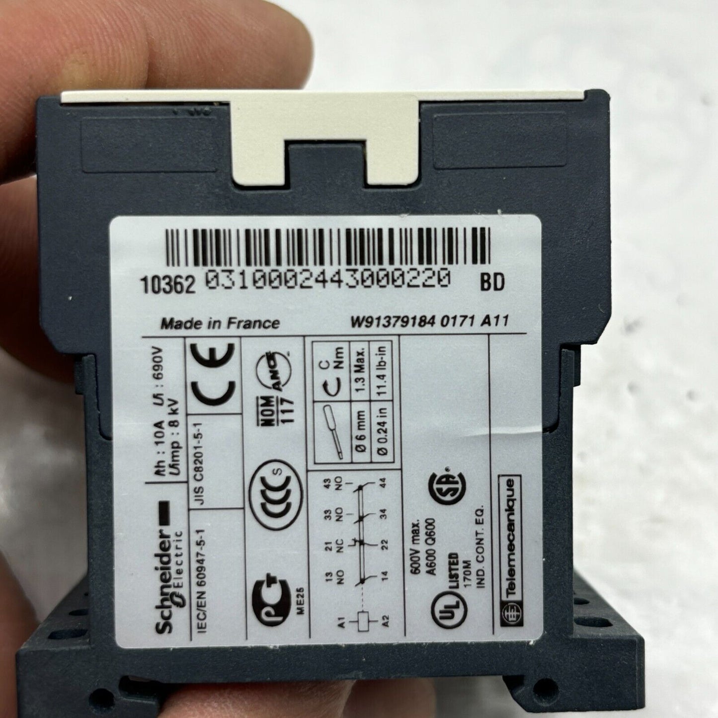 new Schneider CA3KN31BD3 Control Relay 24VDC Coil - SCHNEIDER