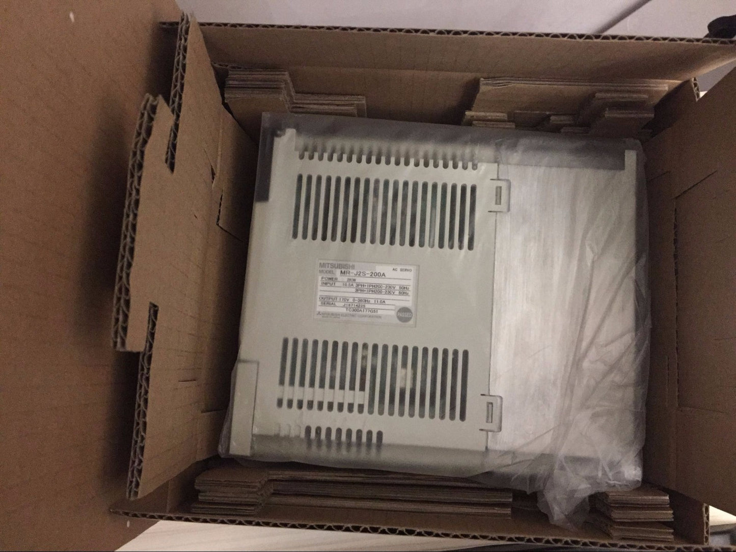 1PCS MITSUBISHI SERVO DRIVE MR-J2S-200A MRJ2S200A IN BOX - FREE SHIPPING
