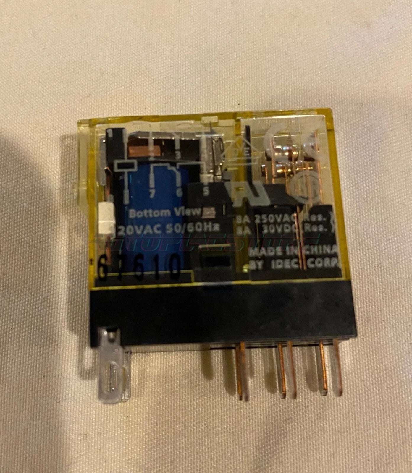 10PCS/BOX IDEC RJ2S-CL-A120 / RJ2SCLA120 Old Stock
