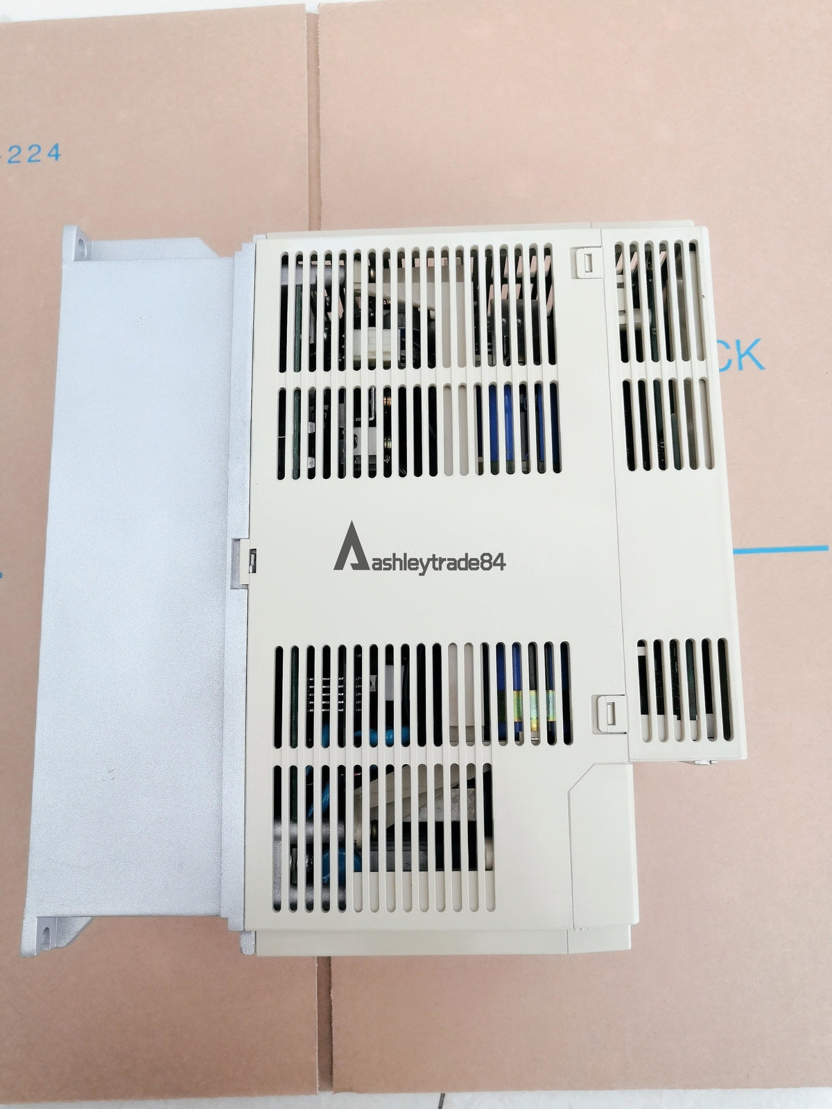 new 1PC YASKAWA Servo Driver SGDB-05VD SGDB05VD