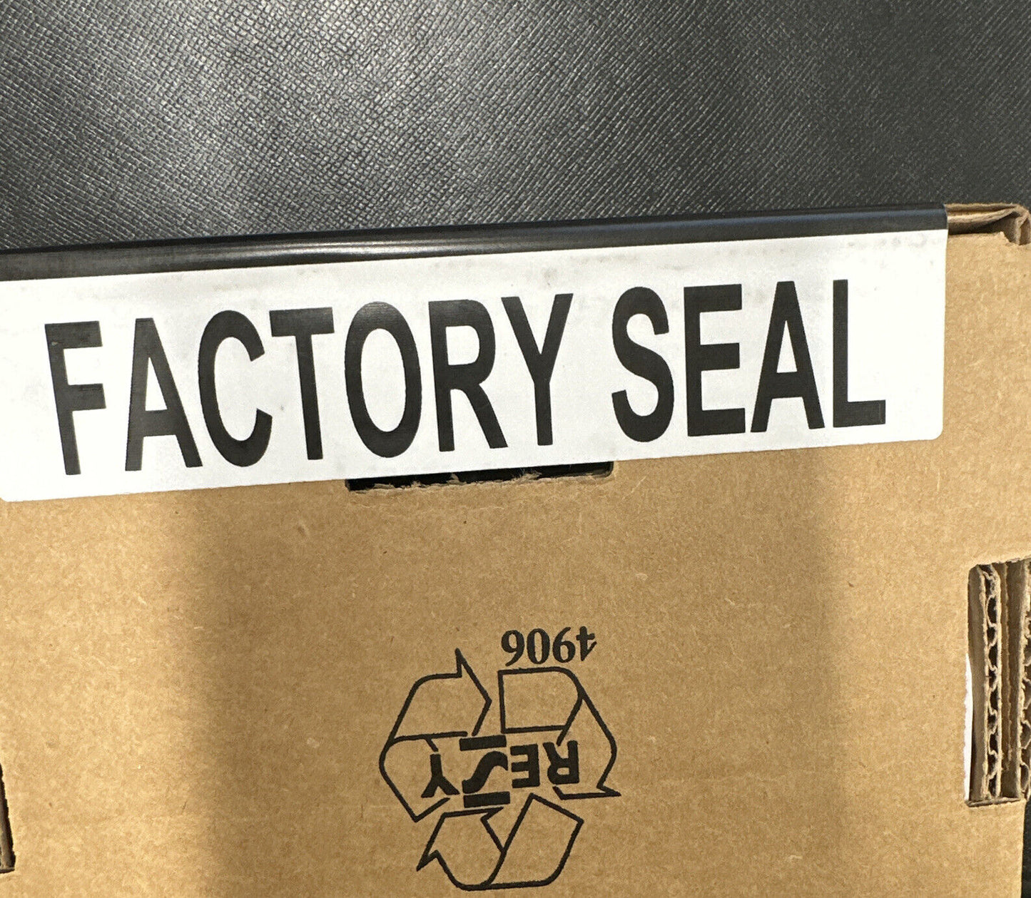 New 2023 Factory Sealed AB 1769-OF8V SER A Output Module - COMPACTLOGIX
