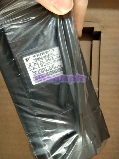 new 1PcS YASKAWA SERVO MOTOR SGMAH-08AAF41 SGMAH08AAF41