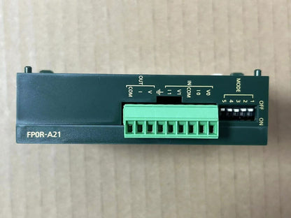 1PC AFP0RA21 FP0R-A21 analog module