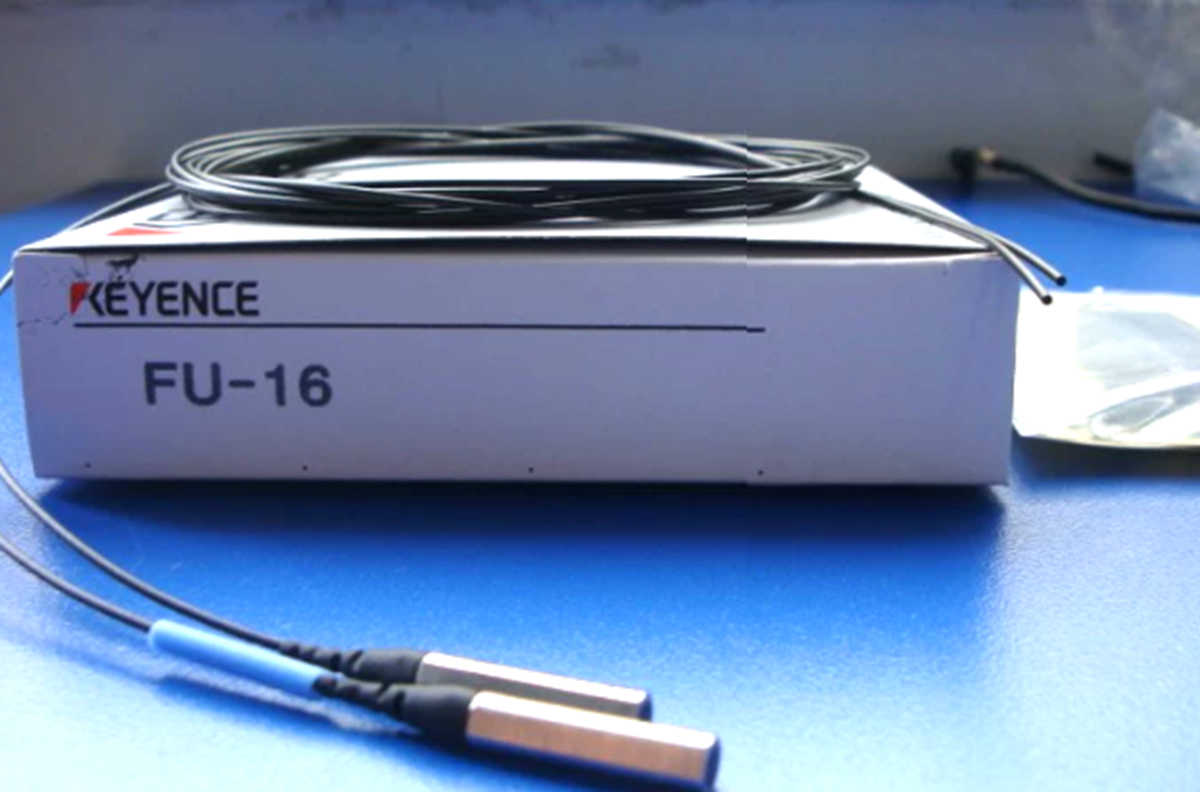KEYENCE FU16 DIGITAL OPTICAL FIBER SENSOR SWITCH TRANSMISSIVE UNIT PLC - KEYENCE