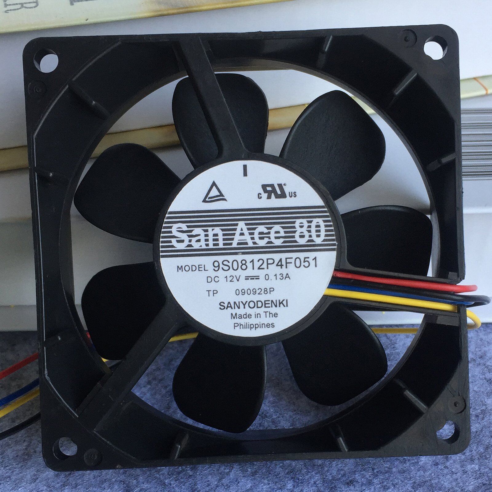 new 1PC  9S0812P4F051 For SANYO Fan 12V 0.13A