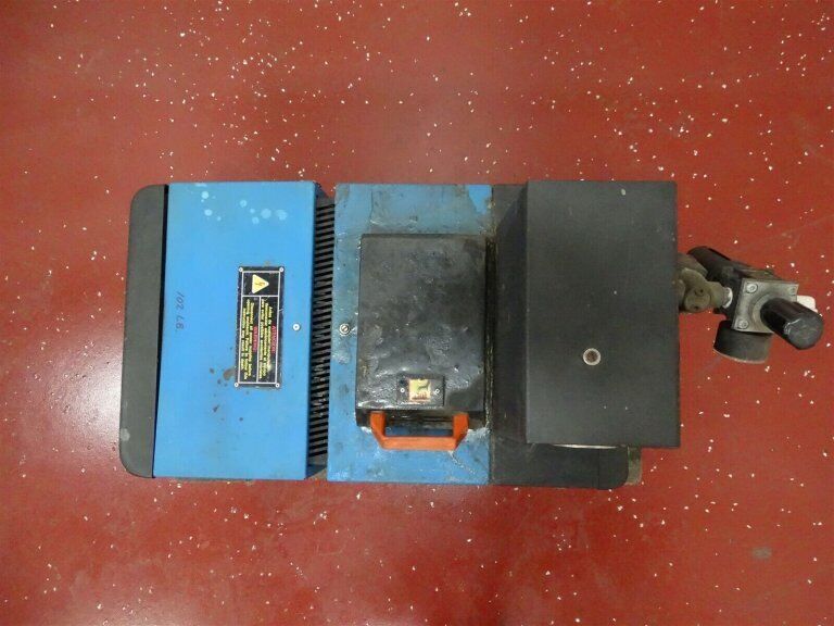 MELTON 4KG HOT MELT ADHESIVE APPLICATOR SYSTEM 230V/400V 50Hz/60Hz 1700W - MELTON