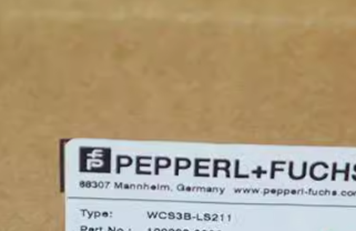 WCS3B-LS211 Code Reader - PEPPERL+FUCHS