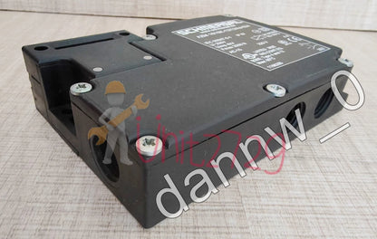 1PC Schmersal AZM 161SK-12/12RKA-024 Safety Interlock Switch #un