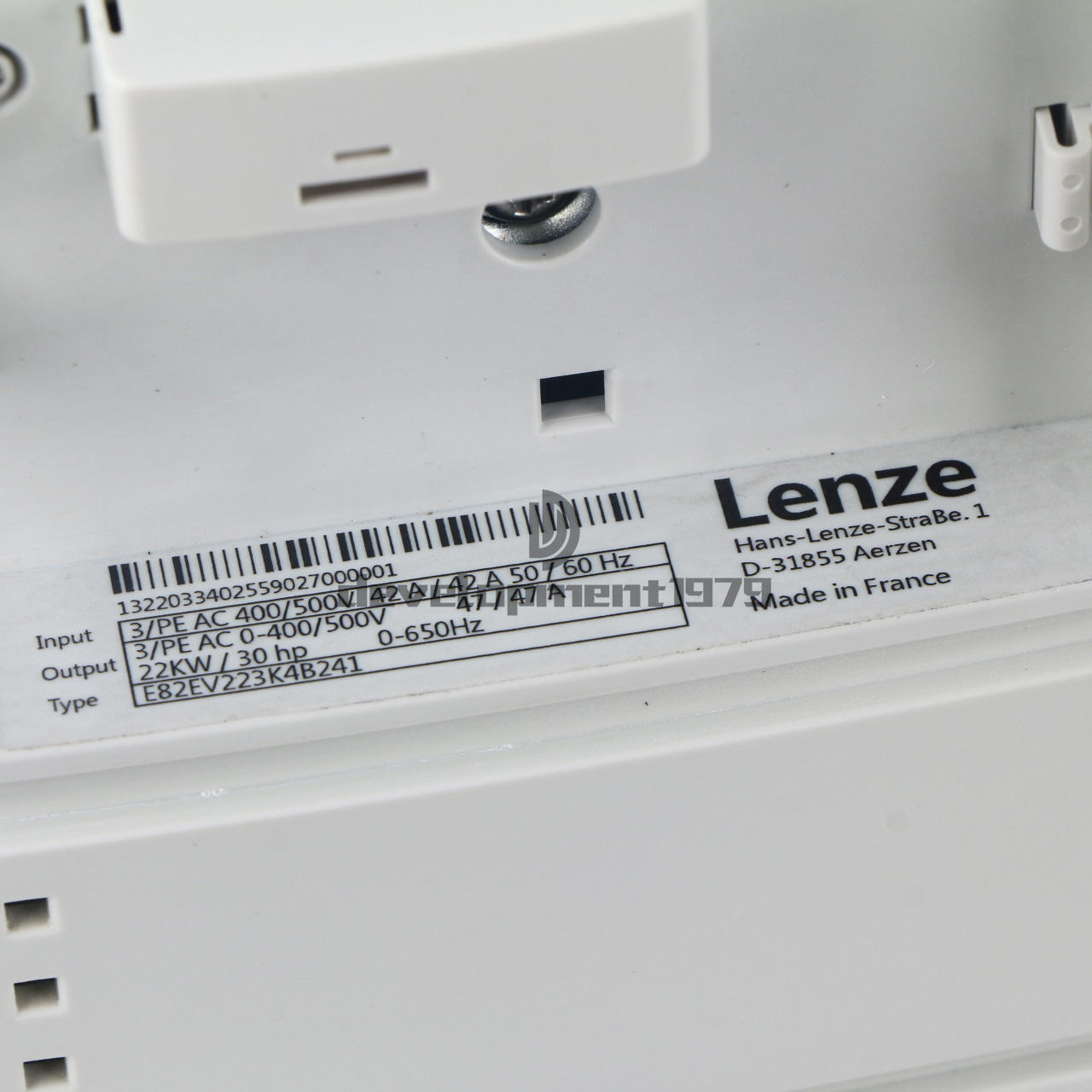 new ONE Lenze E82EV223K4B241 E82EV223-4B241 Frequency Inverter Converter - LENZE