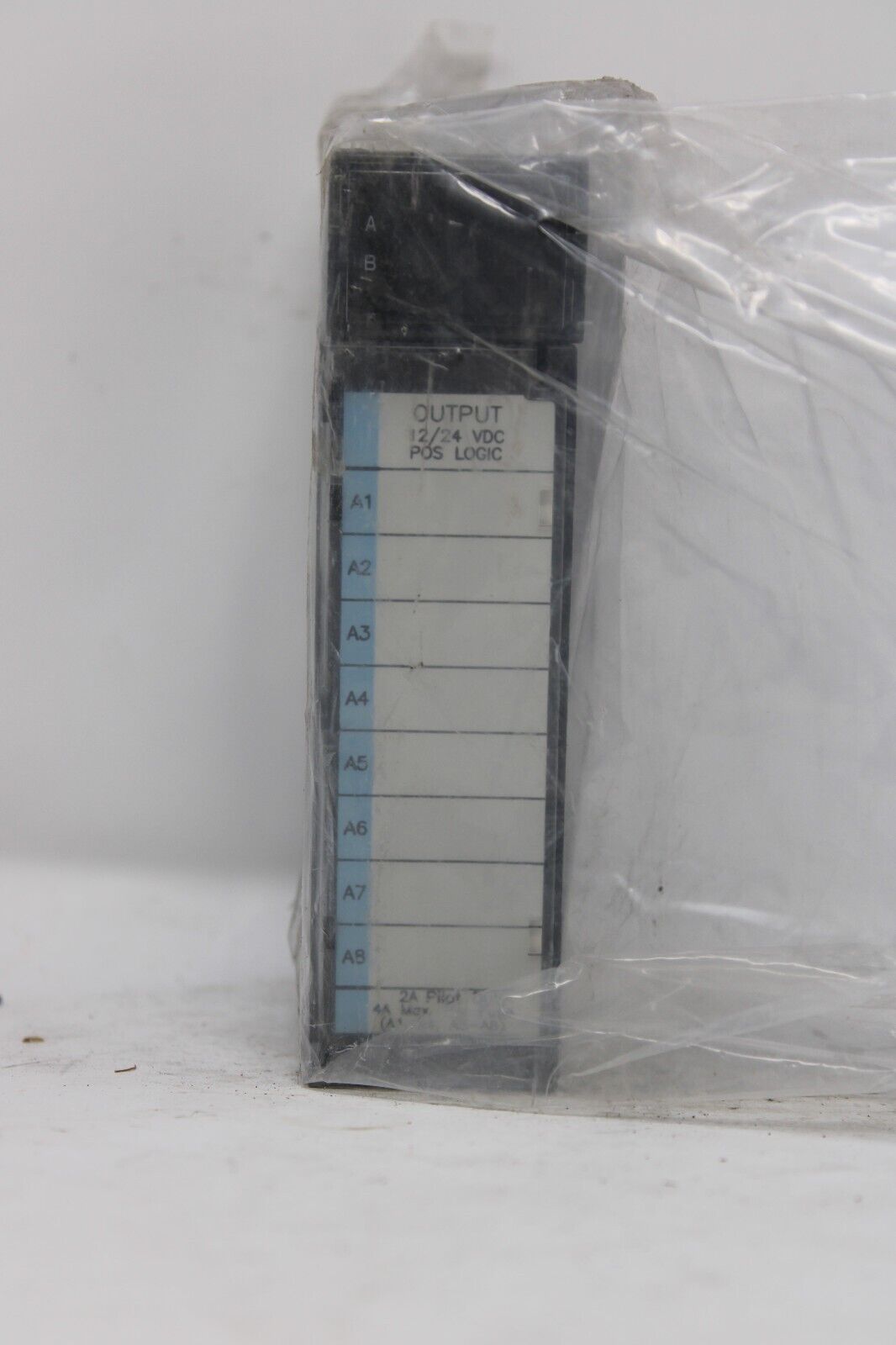 new GE Fanuc IC693MDL730C Output Module - GE FANUC