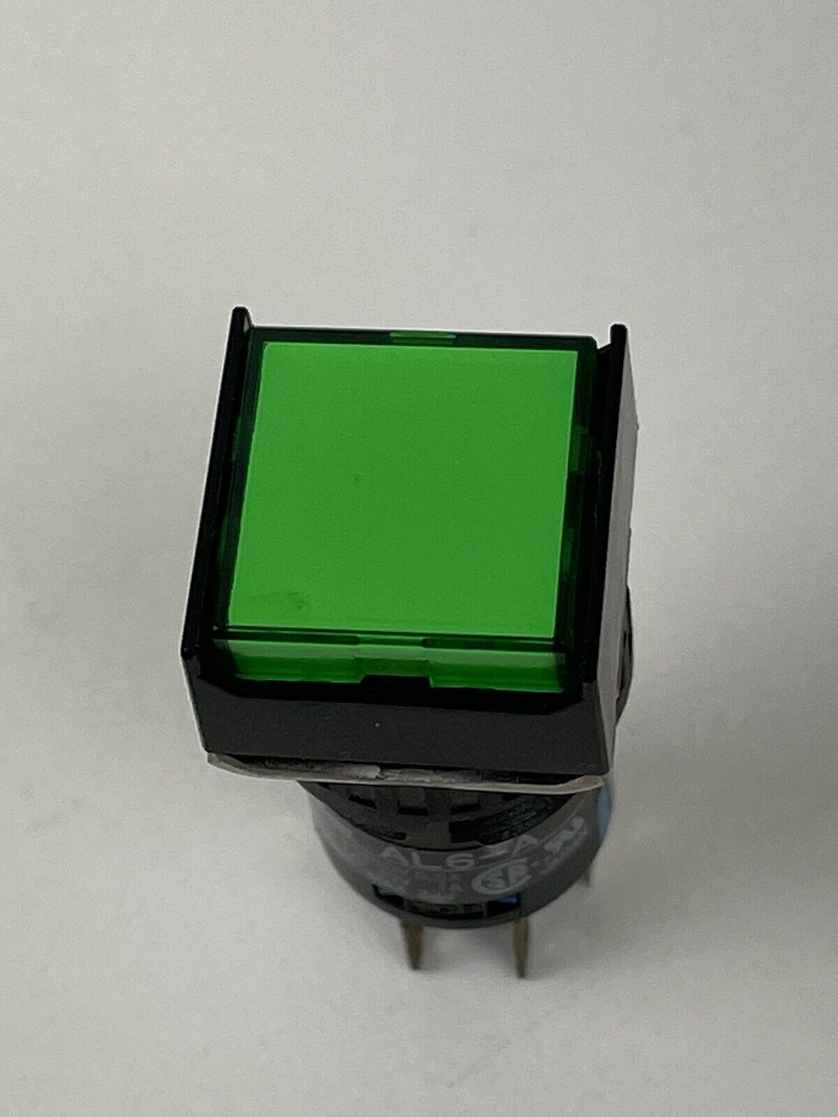 new Idec AL6Q-M24P-G Industrial Pushbutton Switch - DECO