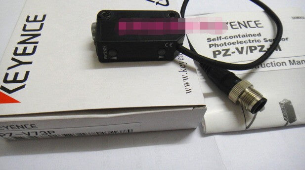 Keyence PZ-V73P Sensor in box