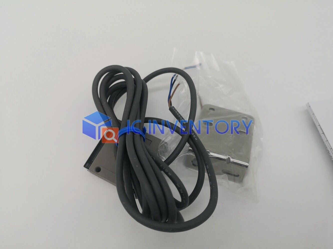 new 1PCS OMRON E3S-CL2 Diffuse Photoelectric Sensor Switch - OMRON
