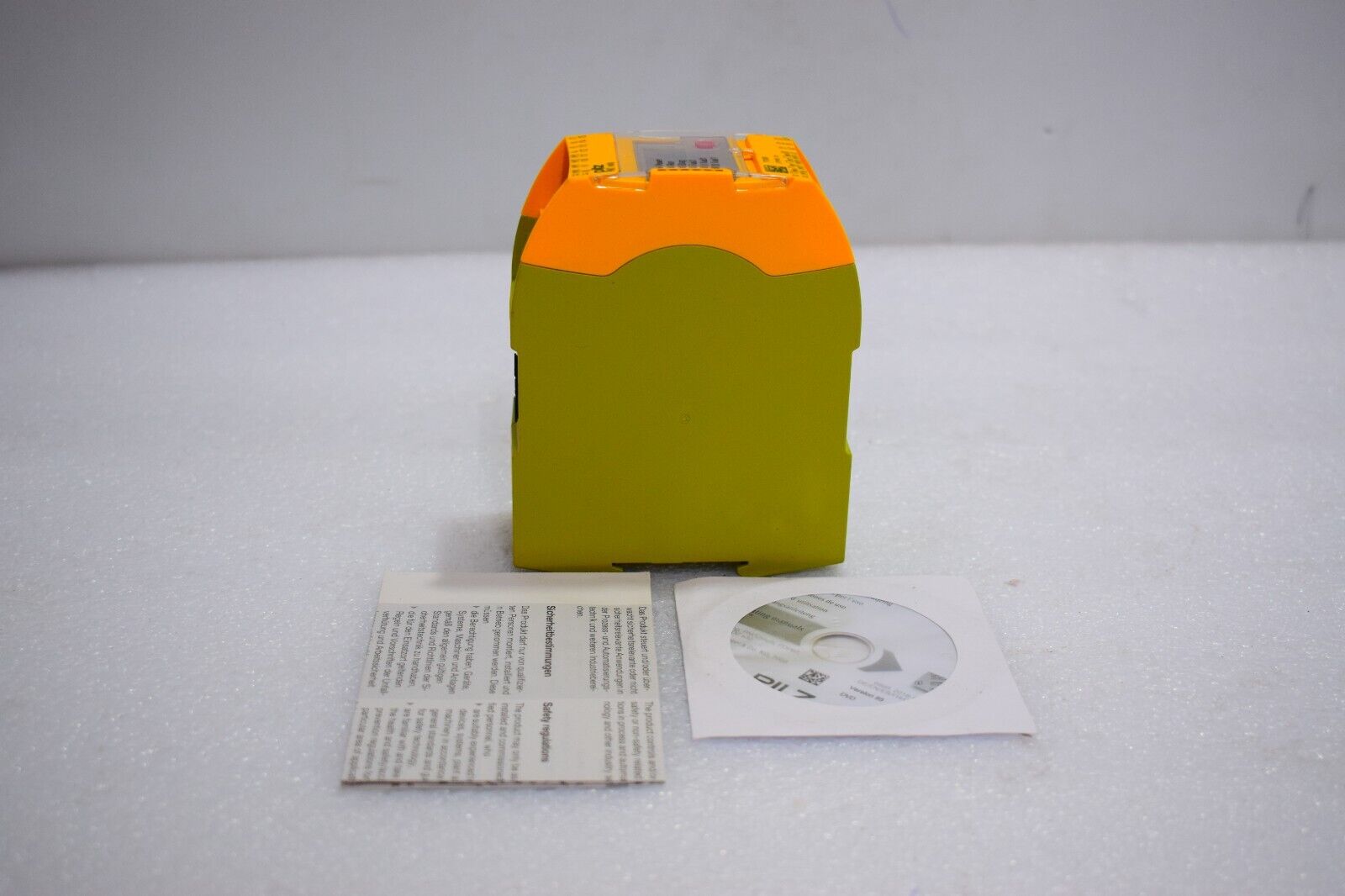 PILZ 772000 PNOZ mm0p Compact Controller - PILZ