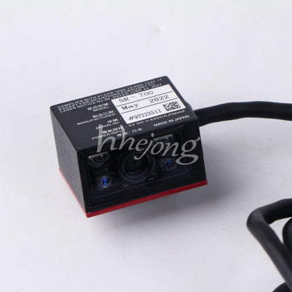 KEYENCE Code Reader SR-700 - KEYENCE