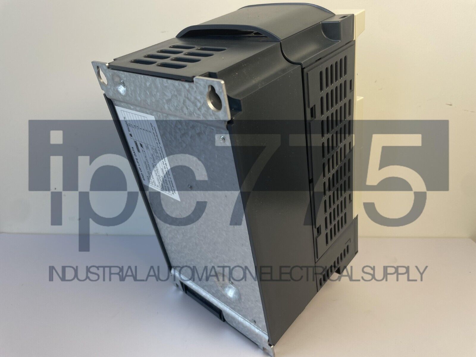 Professional Schneider ATV71H075N4Z Frequency Converter for Industrial Use - SCHNEIDER