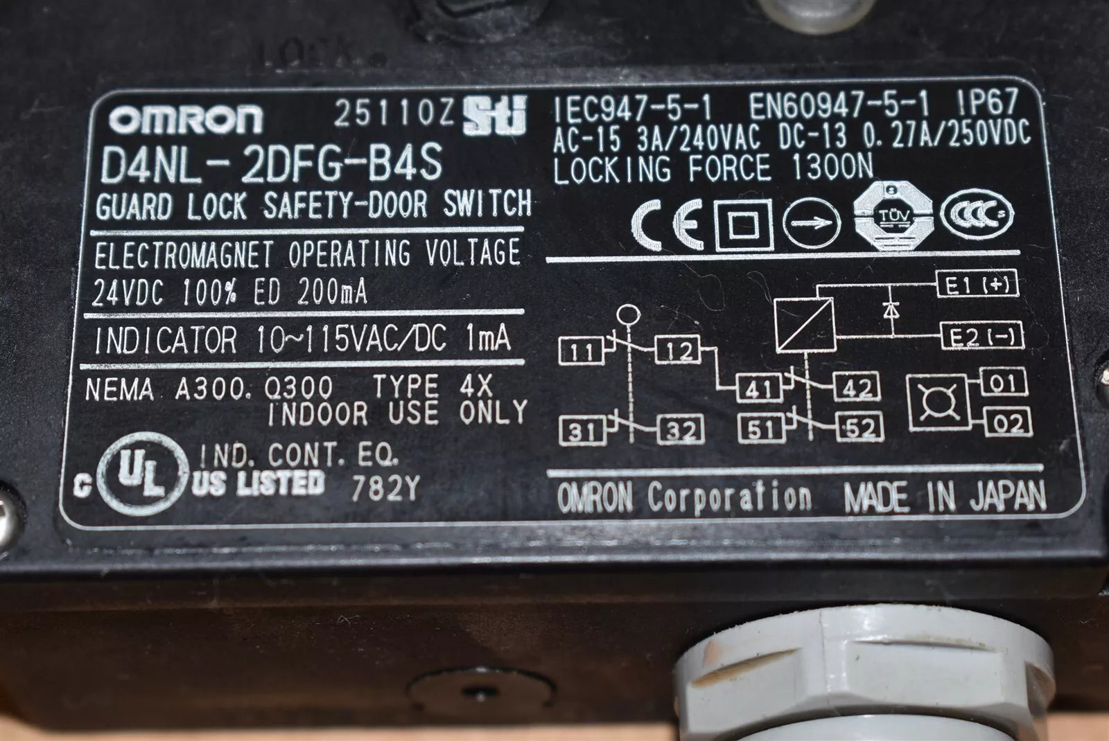 OMRON D4NL-2DFG-B4S Safety Door Switch - 1PC New - OMRON