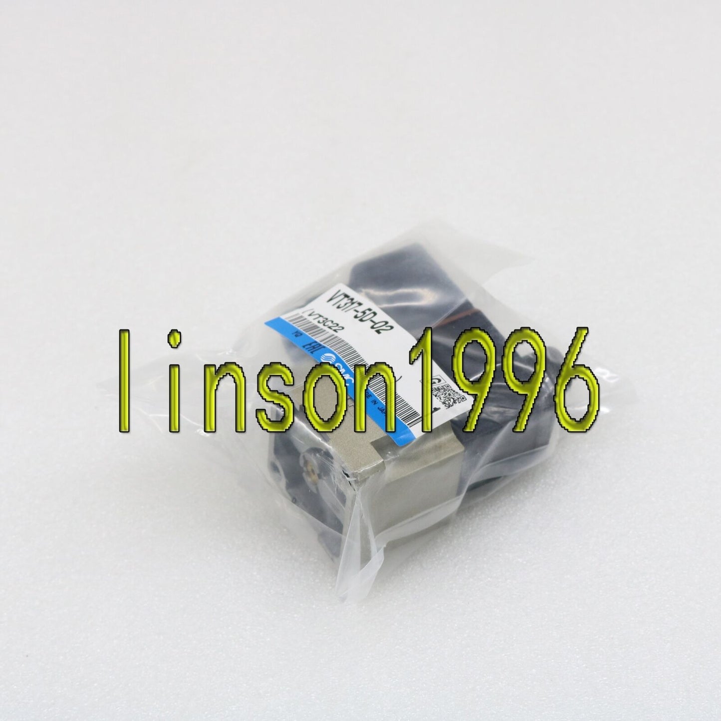 ONE SMC VT317-5D-02 Solenoid Valve - SMC