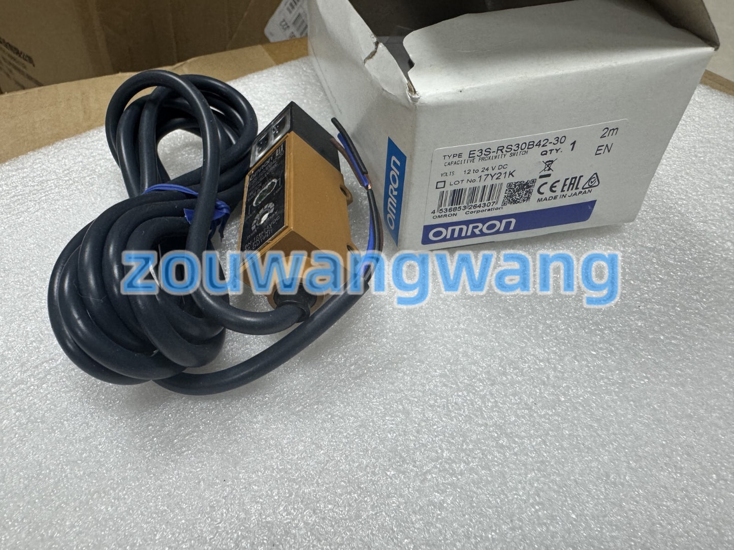 new 1PCS Omron E3S-RS30B42-30 Photoelectric Switch
