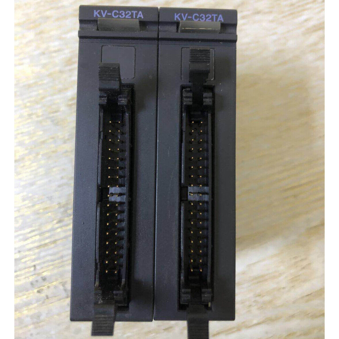 Keyence PLC Output Module KV-C32TA - KEYENCE