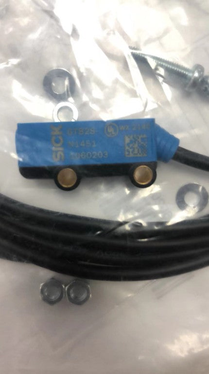 1PCS  SICK GTB2S-N1451  GTB2SN1451   PHOTOELECTRIC SENSOR