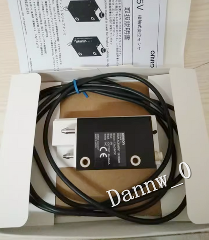 OMRON D5VA-3B1 Displacement Sensor - OMRON
