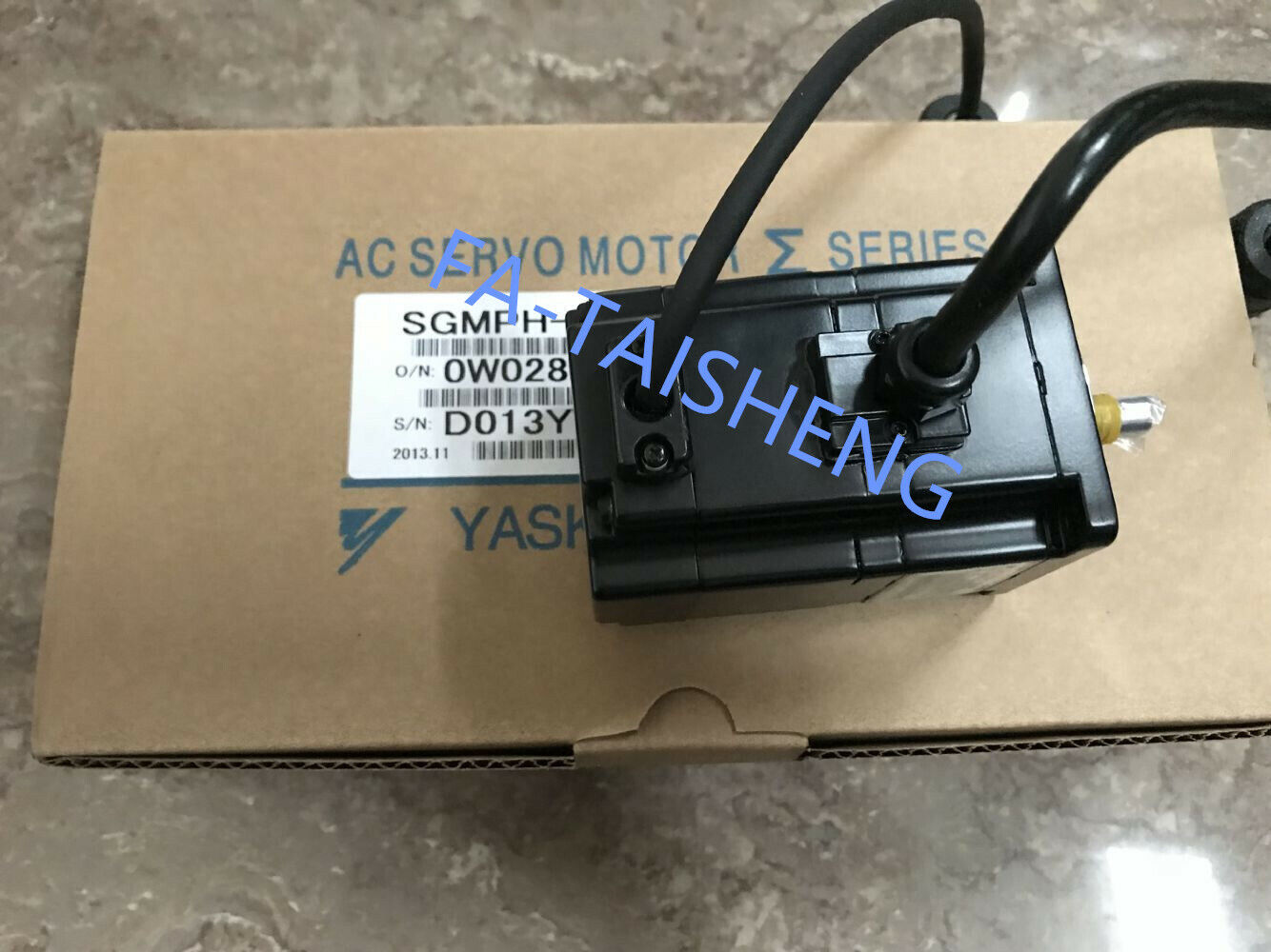 1PC YASKAWA SERVO MOTOR SGMPH-01AAE4CD - YASKAWA