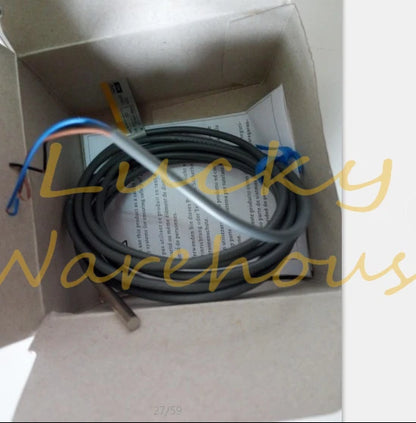 1PCS Omron E2E-CR8C1 E2ECR8C1 Proximity Sensor In Box - Free Shipping *TT