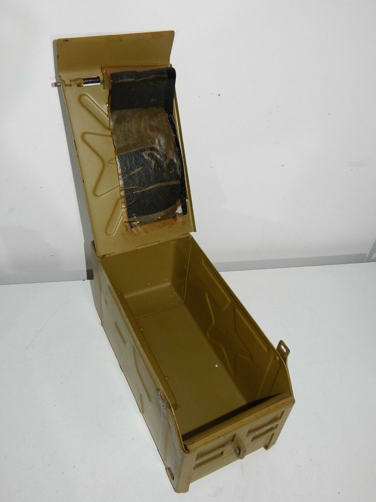 Used Soviet Metal Box DShK KPV - RARE - with stars, dimensions 20x15x10 cm, 500g, rare Soviet design - SOVIET RARE