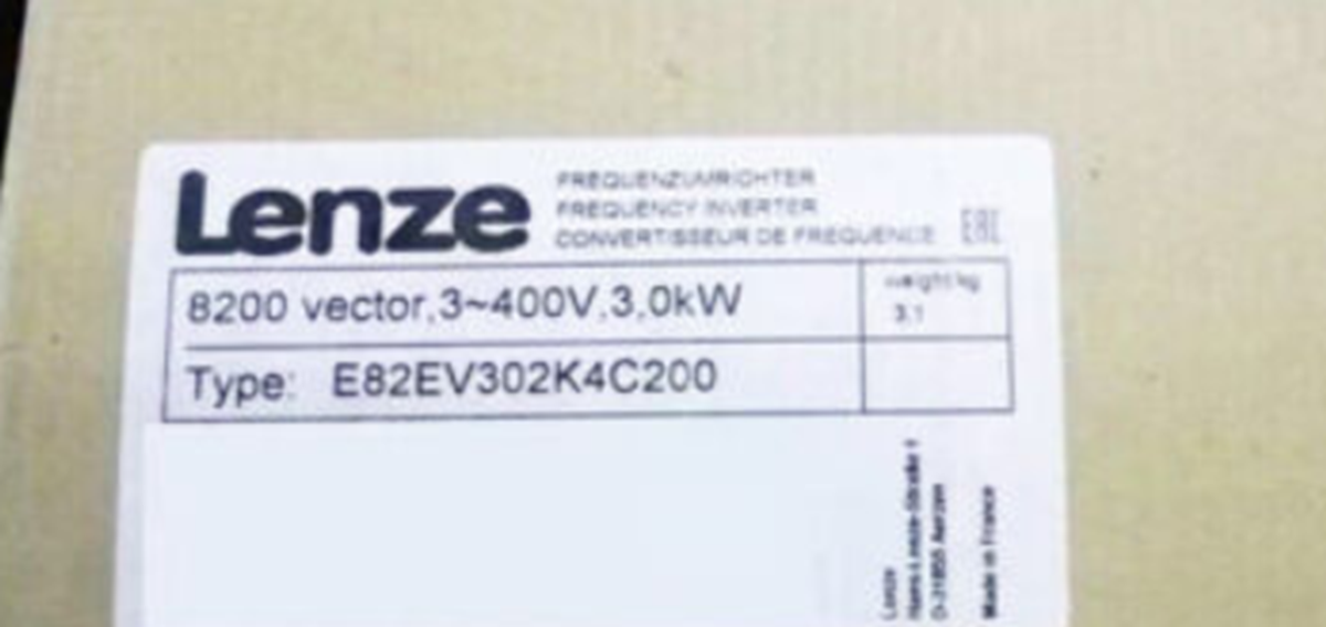 New LENZE E82EV302K4C200 Frequency Inverter - LENZE