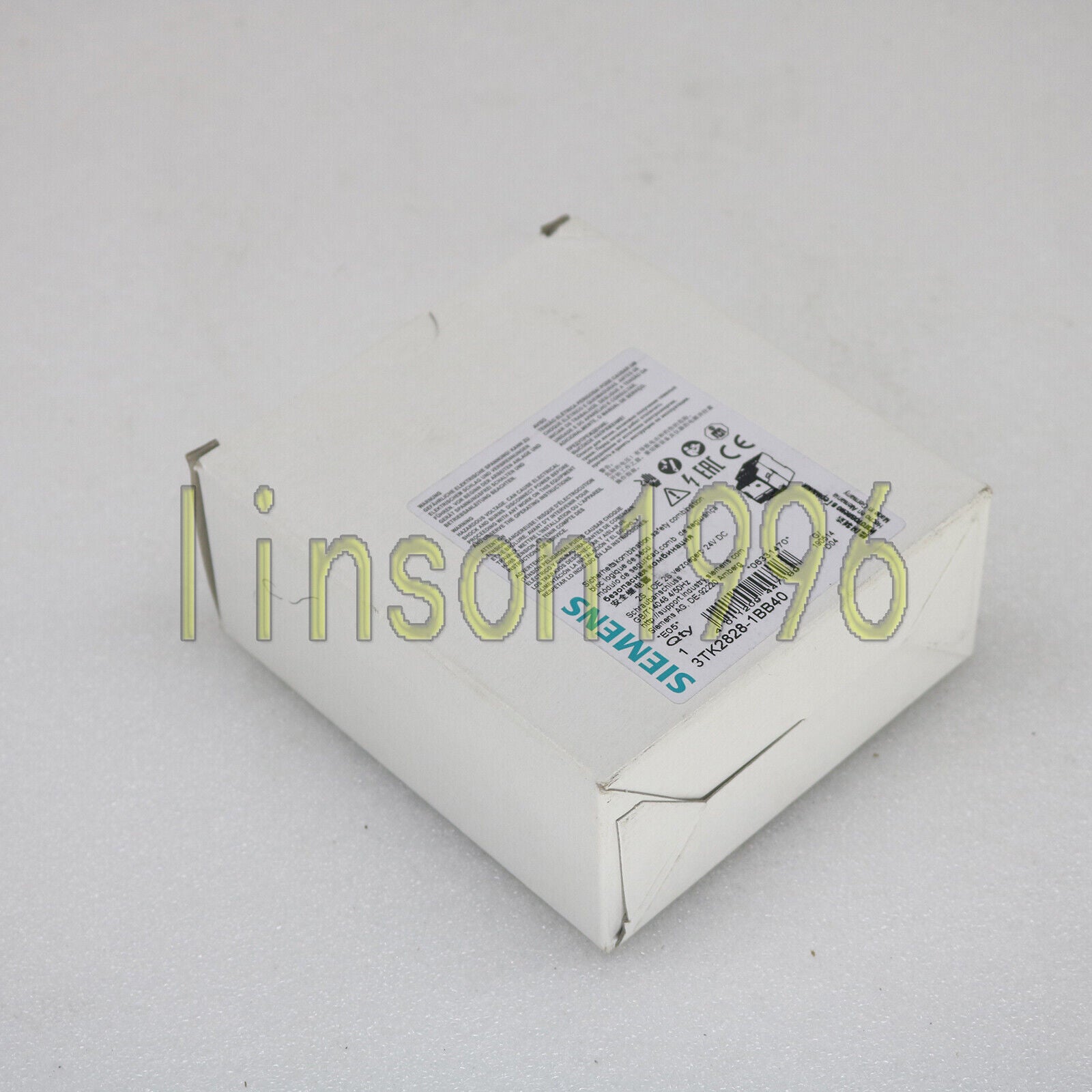 new ONE  Siemens safety relay 3TK2828-1BB40 in box one year Siemens